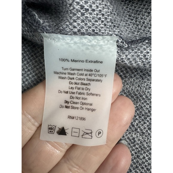 Title Nine Sweater 100% Merino Wool Extra Fine Damask Print Gray Cream Size L - Picture 10 of 10